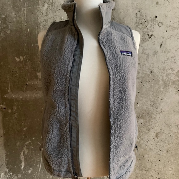 Patagonia Women’s fleece zip up vest - Picture 5 of 7